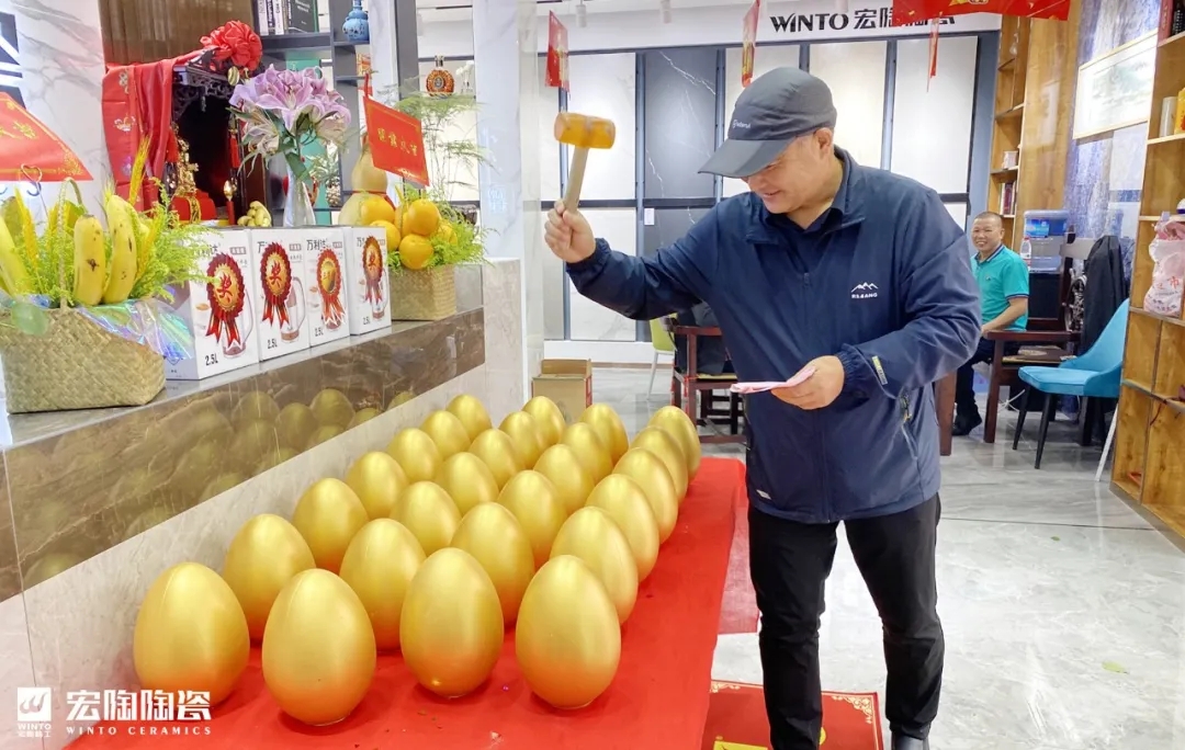 花季传媒免费观看下载西宁旗舰店顾客砸蛋